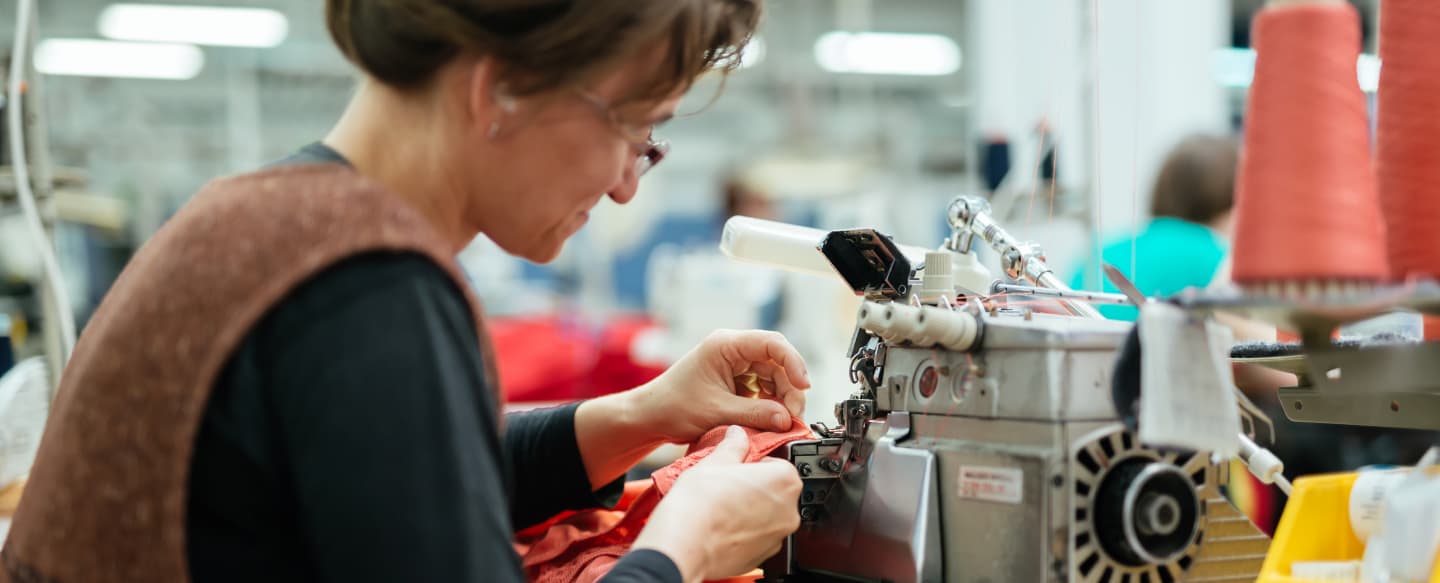 CUSTOM MARKETING APPAREL & ACCESSORIES